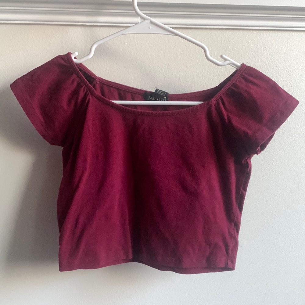 Short sleeve maroon crop